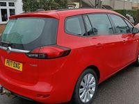 Used Vauxhall Zafira Design Edition 140 HP (102 kW) 2017 Red MPV