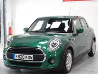 Używany Mini ONE Comfort 102 KM (75 kW) 2020 Zielony Hatchback
