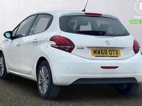 Used Peugeot 208 Signature Sky 82 HP (60 kW) 2019 White Hatchback
