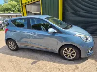 Used Hyundai i10 Premium 83 HP (61 kW) 2016 Blue Hatchback