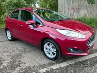 Used Ford Fiesta Zetec 82 HP (60 kW) 2014 Red Hatchback