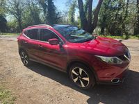 Used Nissan Qashqai N-Connecta 115 HP (84 kW) 2016 Red SUV