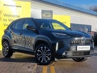 Used Toyota Yaris Hybrid Design 116 HP (85 kW) 2022 Black Estate