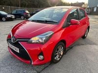 Used Toyota Yaris 69 HP (50 kW) 2015 Red Hatchback