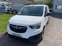 Begagnad Vauxhall Combo 75 HK (55 kW) 2021 Vit Minibuss