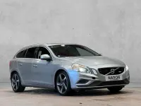 Używany Volvo V60 R-Design 180 KM (132 kW) 2013 Srebrny Kombi