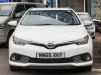 Used Toyota Auris Business Edition 116 HP (85 kW) 2017 White Estate