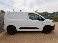 Usado Citroën e-Berlingo 98 kW (134 HP) 2025 Branco Monovolume