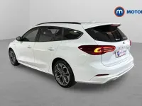 Begagnad Ford Focus ST-Line X 155 HK (114 kW) 2023 Vit Kombi