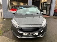 Used Ford Fiesta Zetec 75 HP (55 kW) 2016 Grey Hatchback
