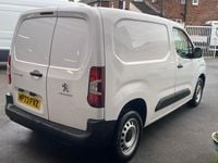 Second-hand Peugeot Partner Premium 131 CP (96 kW) 2024 Alb Monovolum