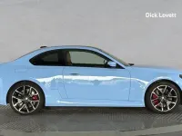 Begagnad BMW M2 Comfort Edition 454 HK (333 kW) 2023 Blå Sportkupé