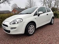 Used Fiat Punto Pop 69 HP (50 kW) 2015 White Hatchback