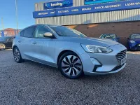 Begagnad Ford Focus Zetec 125 HK (91 kW) 2018 Silver Halvkombi