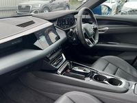Usado Audi e-tron GT quattro Comfort 389 kW (530 HP) 2023 Azul Sedan