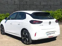 Begagnad Vauxhall Corsa-e 98 kW (134 HK) 2022 Vit Halvkombi