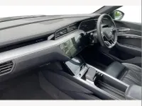 Usado Audi e-tron Black Edition 300 kW (408 CV) 2023 Gris SUV