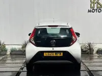 Used Toyota Aygo X-play 72 HP (52 kW) 2020 White Hatchback
