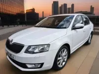 Used Skoda Octavia Elegance 105 HP (77 kW) 2013 White Hatchback