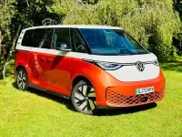 Używany VW ID. Buzz Pro 150 kW (204 KM) 2023 Biały Minivan