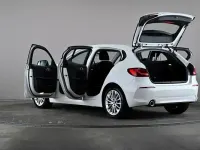 Used BMW 118 Comfort Edition 136 HP (100 kW) 2024 White Hatchback