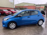 Usado Toyota Yaris Active 2017 Azul Citadino