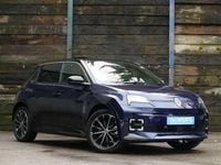 Used Renault R5 Iconic 69 kW (95 HP) 2025 Blue and black Hatchback