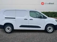 Used Vauxhall Combo S 100 HP (73 kW) 2024 White MPV