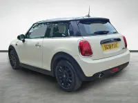 Used Mini Cooper Hatch 134 HP (98 kW) 2018 White Hatchback