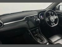 Używany MG ZS Exclusive 111 KM (81 kW) 2023 Srebrny SUV