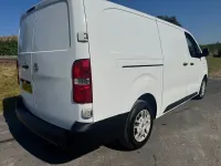 Used Vauxhall Vivaro 100 HP (73 kW) 2020 White MPV