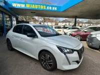 Used Peugeot 208 Allure Premium 100 HP (73 kW) 2022 White Hatchback