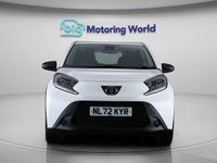 Used Toyota Aygo X PURE 71 HP (52 kW) 2022 White SUV