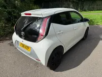 Used Toyota Aygo X-pure 68 HP (50 kW) 2016 White Hatchback
