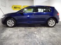 Used VW Golf VII SE 125 HP (91 kW) 2017 Blue Hatchback