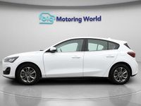 Used Ford Focus Titanium 125 HP (91 kW) 2023 White Hatchback