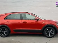 Second-hand Kia Niro 139 CP (102 kW) 2022 Portocaliu SUV