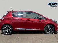Used Toyota Yaris 100 HP (73 kW) 2019 Red Hatchback