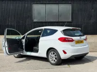 Usado Ford Fiesta Zetec 70 HP (51 kW) 2018 Branco Citadino