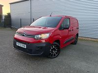 Used Citroën Berlingo 100 HP (73 kW) 2024 Red MPV