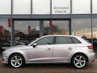 Używany Audi A3 Sport 115 KM (84 kW) 2018 Srebrny Sedan/Limuzyna