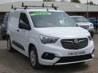 Used Vauxhall Combo Sportive 100 HP (73 kW) 2022 White MPV