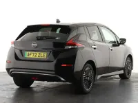 Begagnad Nissan Leaf N-Connecta 160 kW (218 HK) 2022 Svart Halvkombi