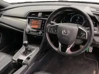 Used Honda Civic Dynamic 126 HP (92 kW) 2019 White Hatchback