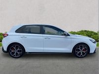 Used Hyundai i30 247 HP (181 kW) 2017 White Hatchback