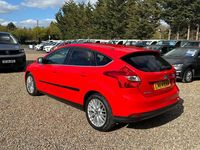 Used Ford Focus Zetec 125 HP (91 kW) 2014 Red Hatchback