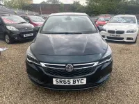 Second-hand Vauxhall Astra Elite 136 CP (100 kW) 2016 Verde Hatchback