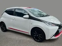 Used Toyota Aygo x-press 69 HP (50 kW) 2018 White Hatchback