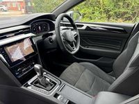 Usado VW Arteon R-line 218 HP (160 kW) 2025 Cinzento Carrinha