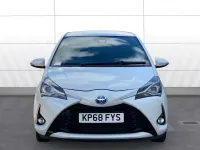 Used Toyota Yaris 101 HP (74 kW) 2018 White Hatchback